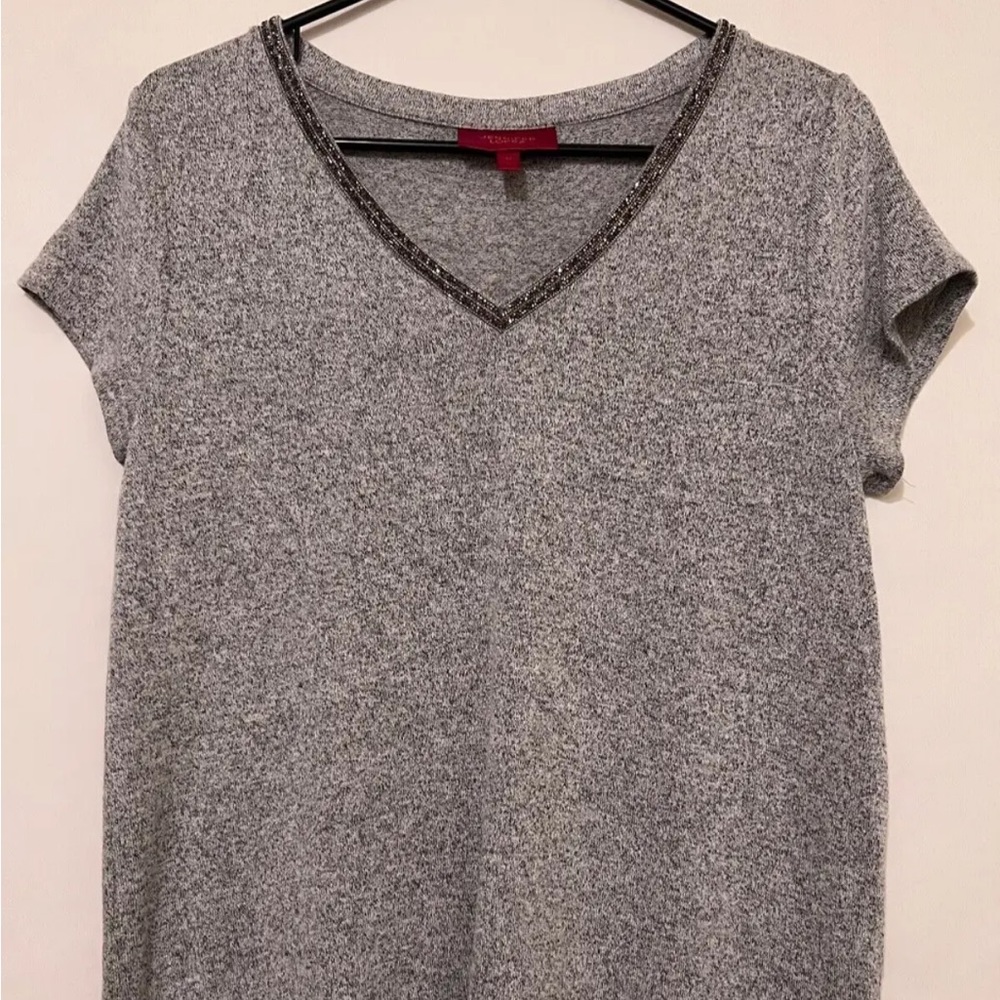 5/$30Jennifer Lopez Womens Medium Granite Gray Bejeweled V-Neck Short Sleeve Top